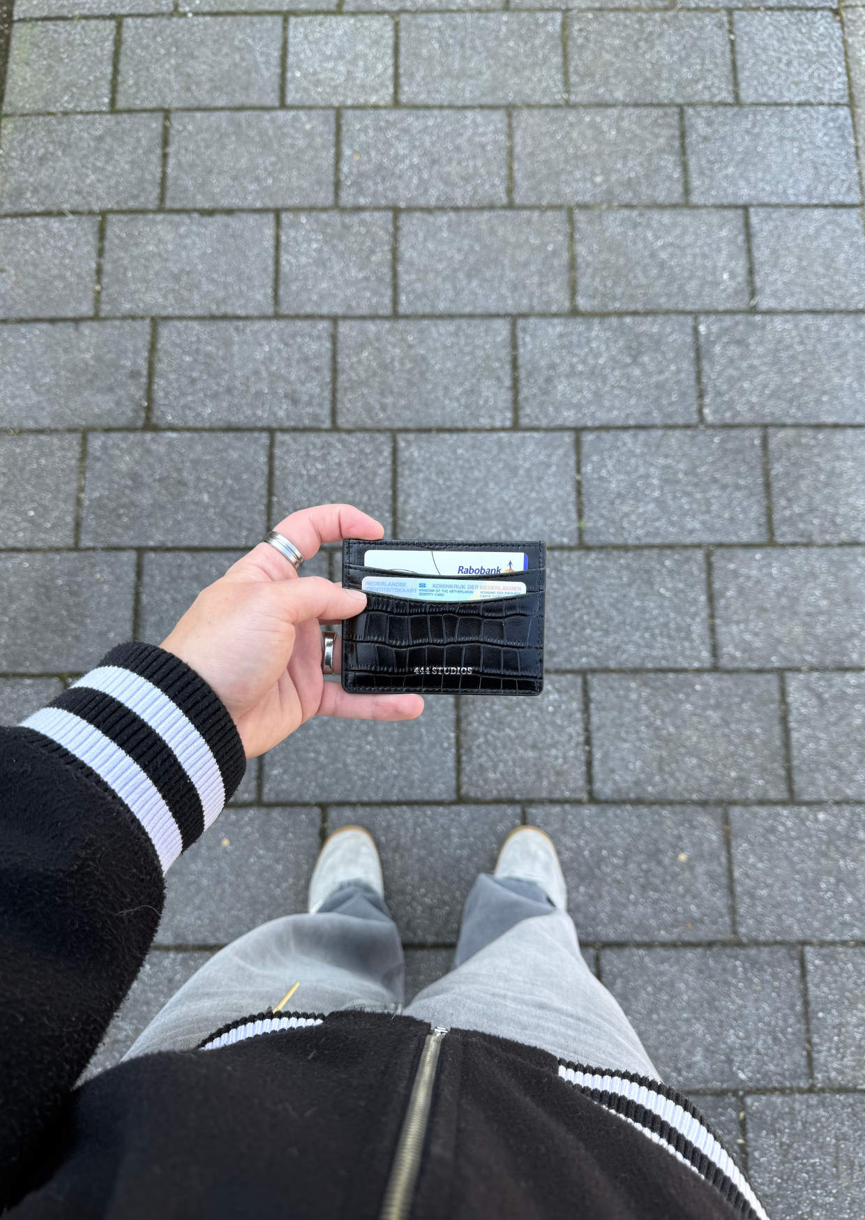 Card_Holder_-_Noir_-_Styling