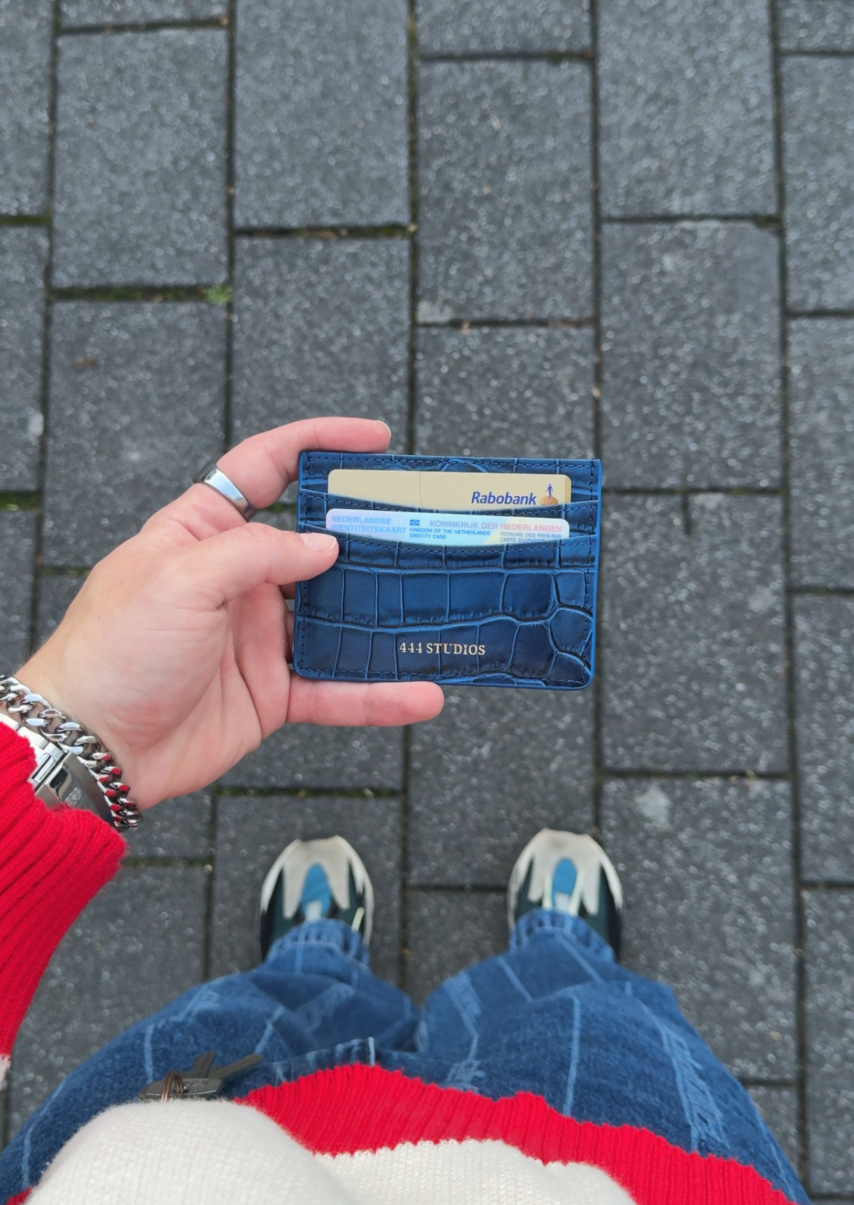 Card_Holder_-_Yale_Blue_-_Styling