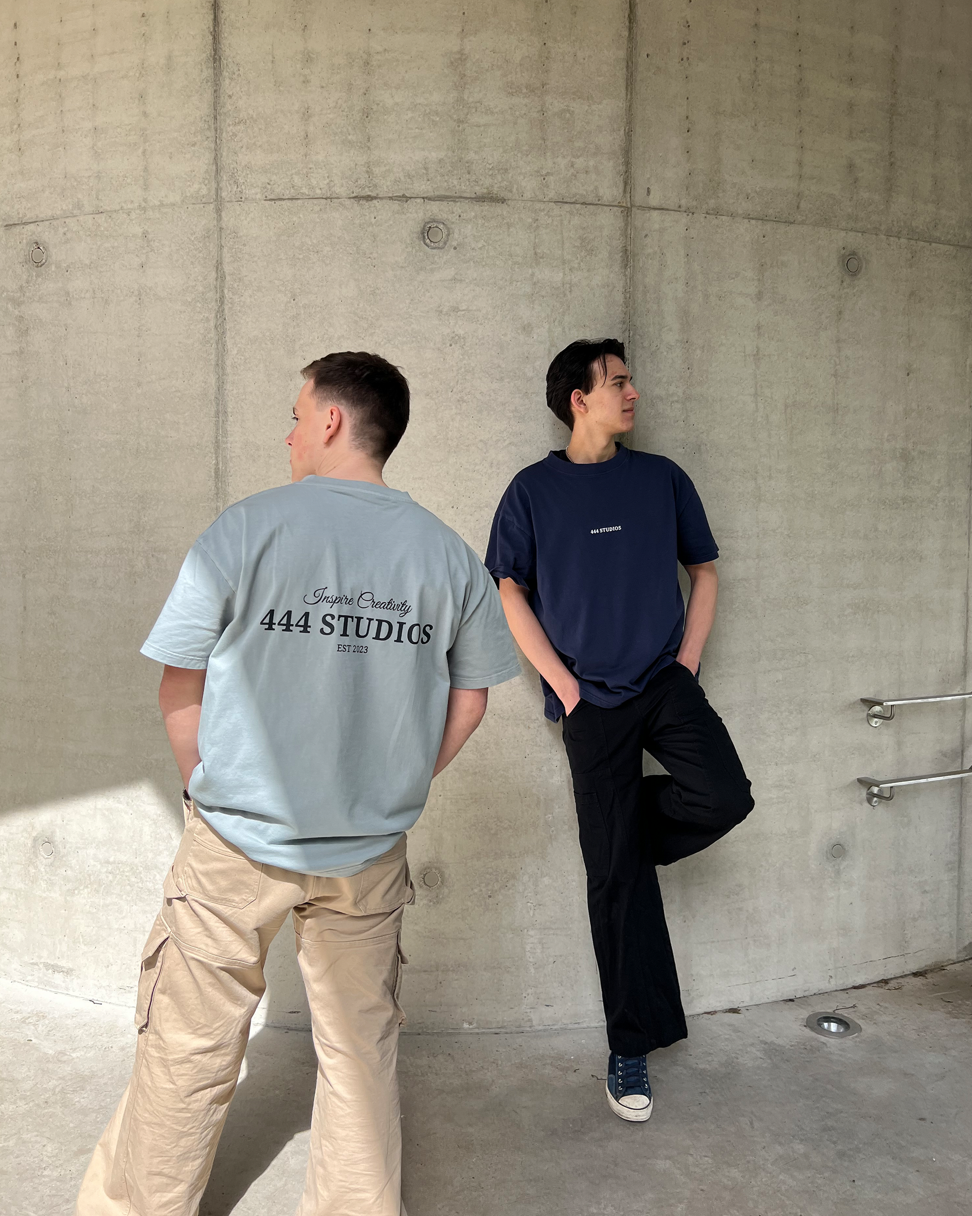 Baggy Grey & Bleu T-Shirt, Front & Back