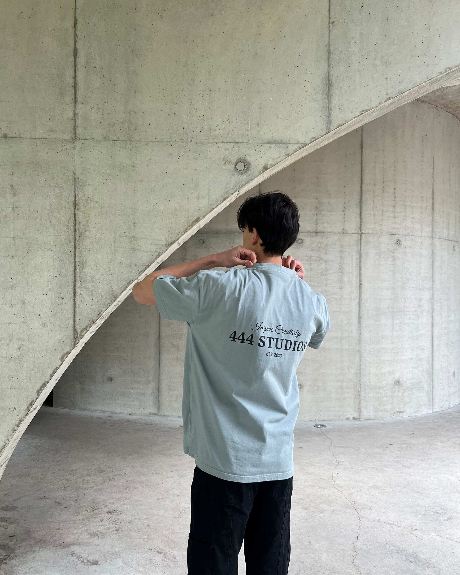 Baggy Grey & T-Shirt, Model Picture